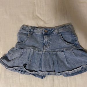 Faded Y2K Light Wash Pleated Skirt